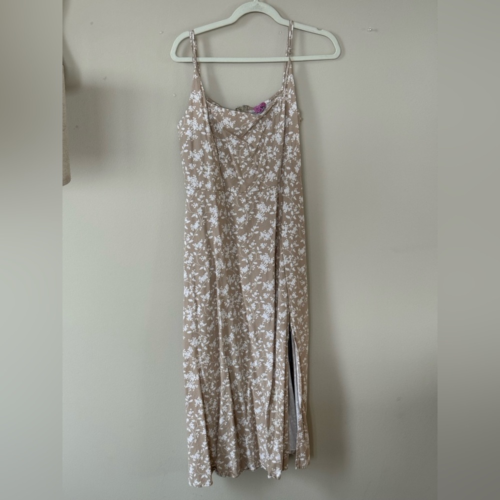 Francesca's Collections Tan Floral Maxi Dress